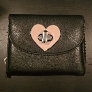 Elegant Black and Pink Heart Turn-Lock Wallet EUC